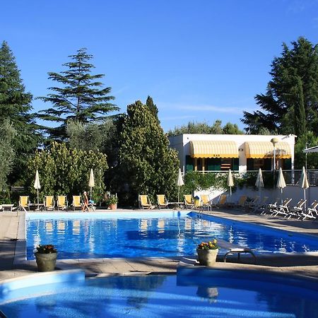 Villaggio Turistico Residence Delfino Vieste Exterior photo