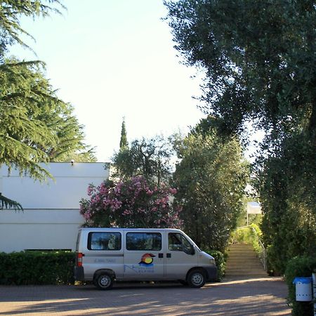 Villaggio Turistico Residence Delfino Vieste Exterior photo