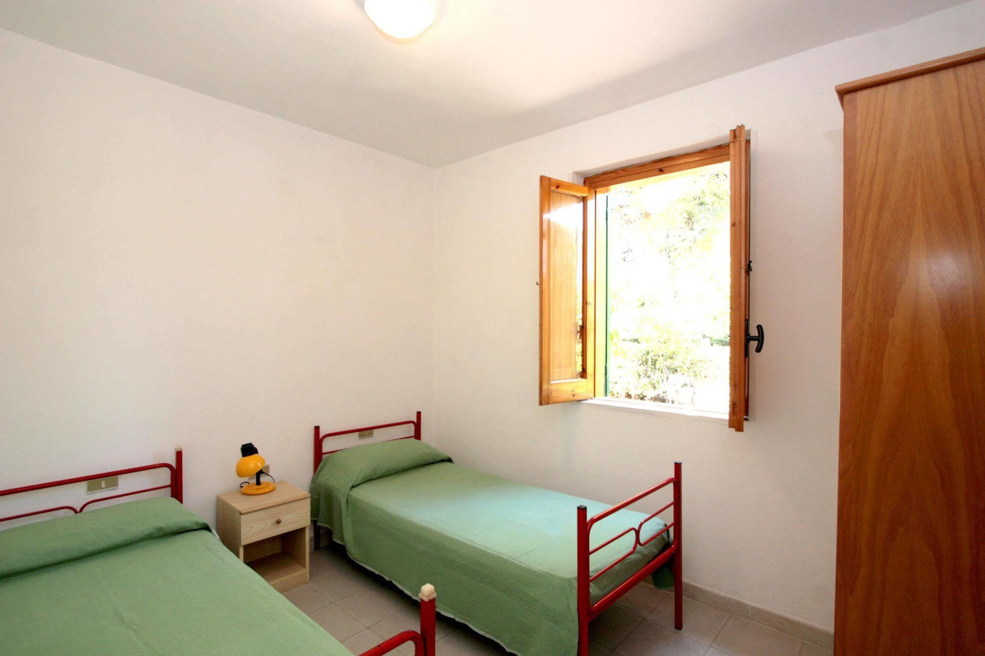 Villaggio Turistico Residence Delfino Vieste Exterior photo