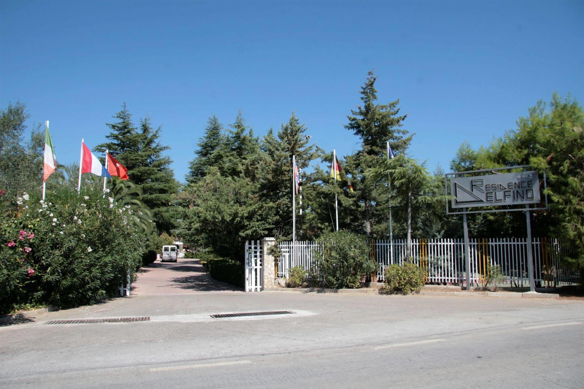 Villaggio Turistico Residence Delfino Vieste Exterior photo