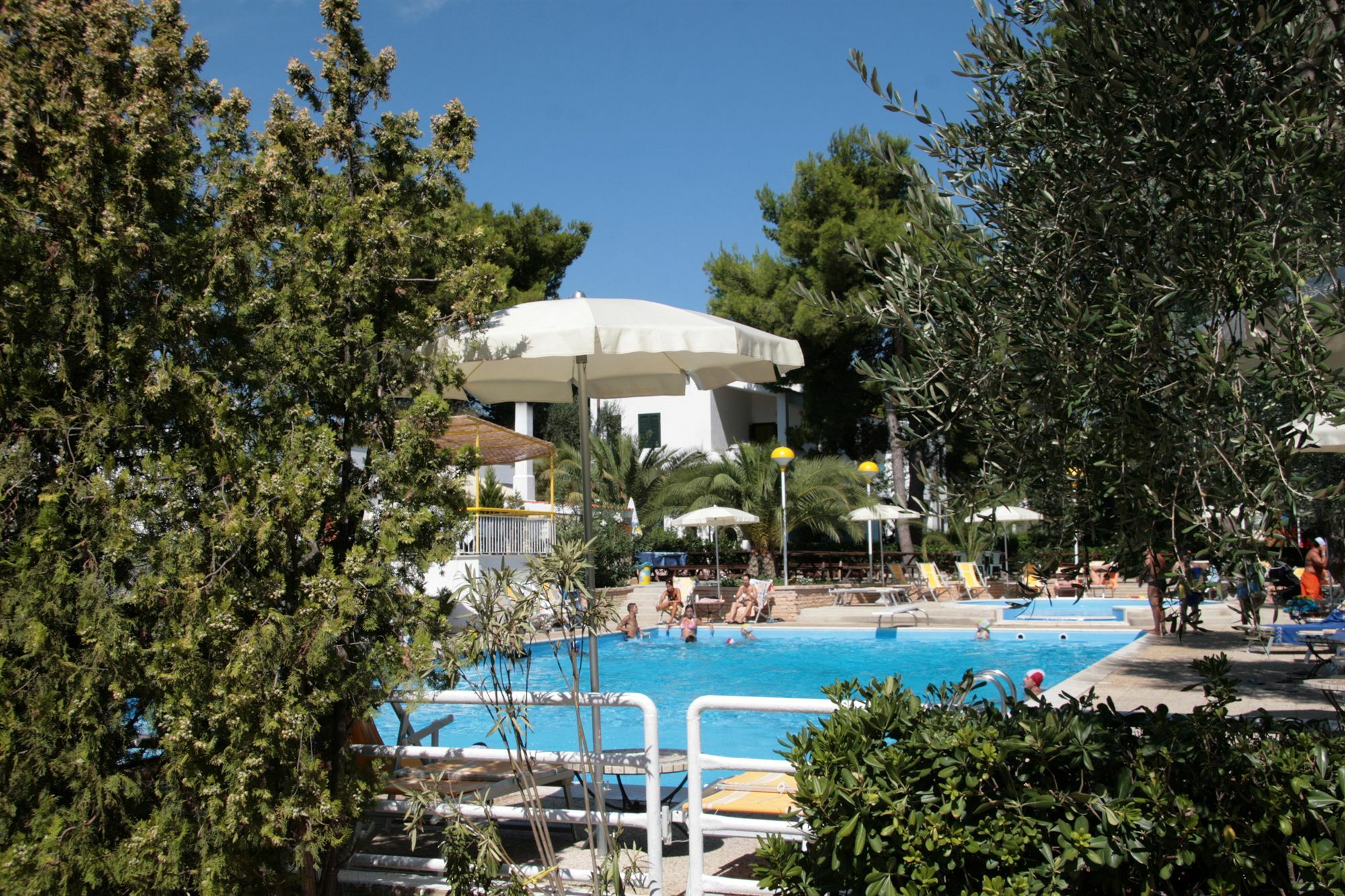 Villaggio Turistico Residence Delfino Vieste Exterior photo