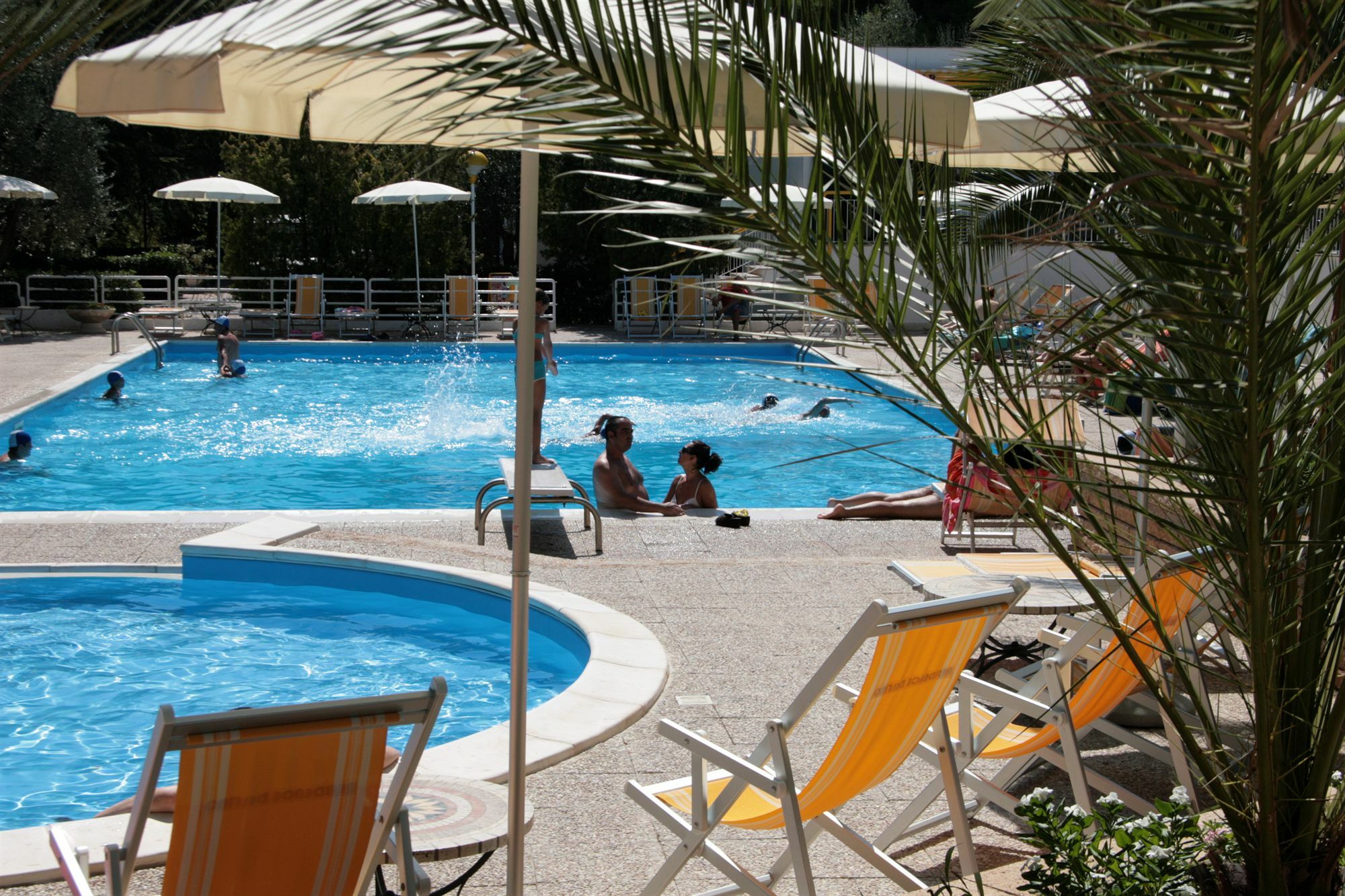 Villaggio Turistico Residence Delfino Vieste Exterior photo